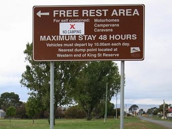 341_campbell_town_rest_area_sign_img_9860c.jpg