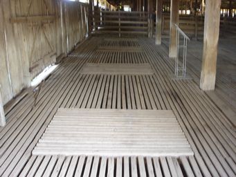 tn_slattedfloordsc05878.jpg