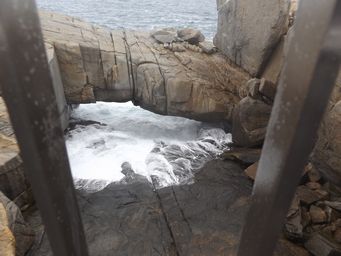 tn_albanynaturalbridgedscf2236.jpg