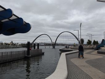 tn_elizabeth_quay_footbridge_dscf7803.jpg