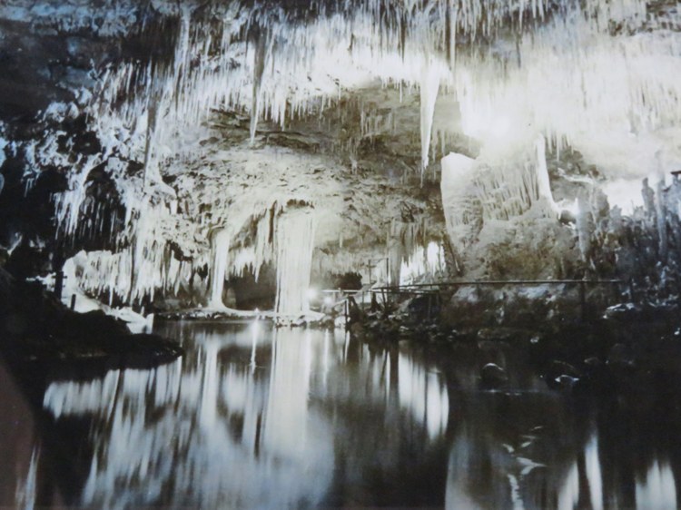 750_cave_display_img_8218sc.jpg