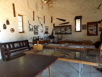 tn_sandfordstablesdscf0224.jpg