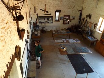tn_sandfordstablesdscf0231.jpg