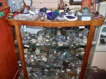341_daydream_mineral_display_sc.jpg