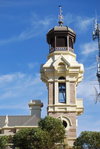 341xbroken_hill_town_hall_turret.jpg