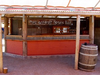 341xsilverton_pub_outdoor_bar_c.jpg
