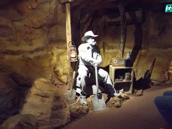 341_cunnamulla_miner_artesian_tunnel_dscf4136.jpg