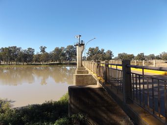 341_st_george_bridge_weir_dscf4153.jpg