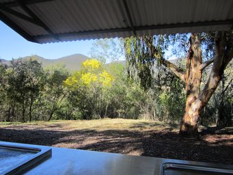 341_sawn_rocks_picnic_img_5438.jpg