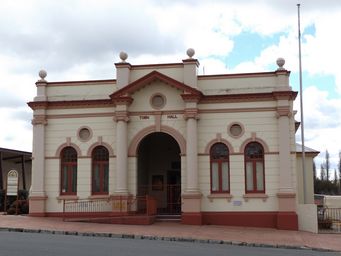 341_town_hall_1922_dscf5852.jpg