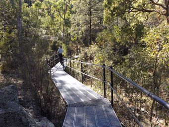 341_walkway_sawn_rocks_dscf5068.jpg