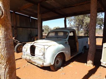 341_5_mile_tank_old_ute_dscf6569.jpg