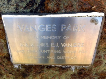 341_vanges_park_monument_dscf6239c.jpg
