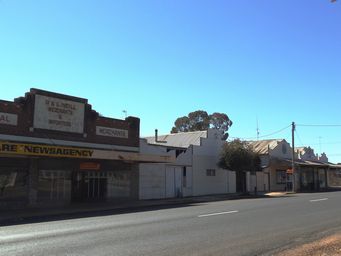 341_weethalle_closed_shops_dscf6142.jpg