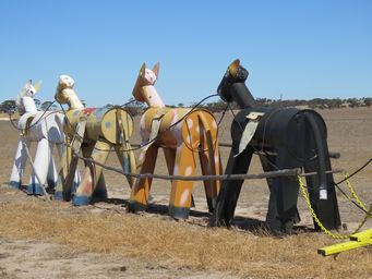 341_tin_horse_highway_img_9585.jpg