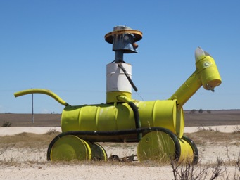 341xtin_horse_highway_img_9586c.jpg