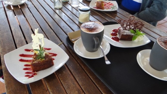 690xcakes_at_olio_bello.jpg