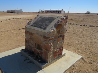 341_curdimurka_stuart_monument_img_3371c.jpg