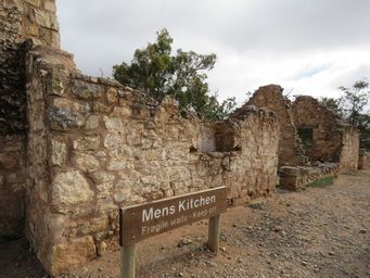 341_kanyaka_mens_kitchen_img_4064.jpg