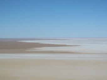 341_lake_eyre_drying_east_side_img_3004s.jpg