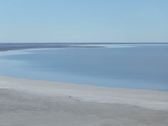 341_lake_eyre_first_sight_belt_bay_img_2965s.jpg