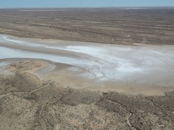 341_lake_eyre_salt_img_3084.jpg