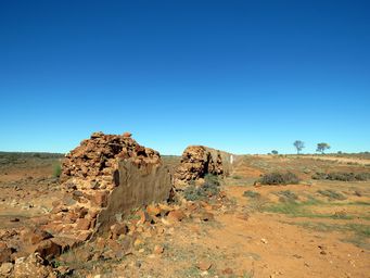 341_old_dam_wall_wirrulla_kingoonya_road_img_2311a.jpg