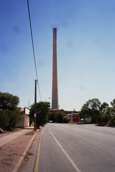 341_port_pirie_smelter_chimney_2005_12_0087.jpg