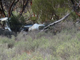 341_vehicle_wreck_in_bush_woolgangie_img_0267.jpg